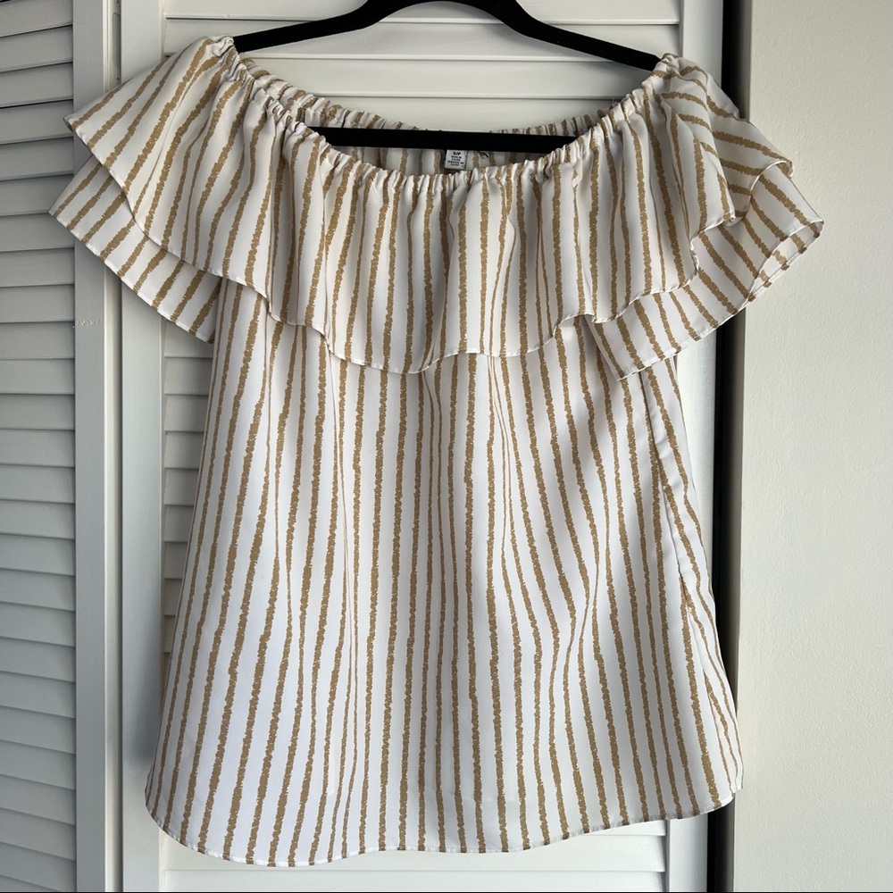 Halston Off the shoulder Ruffle Top